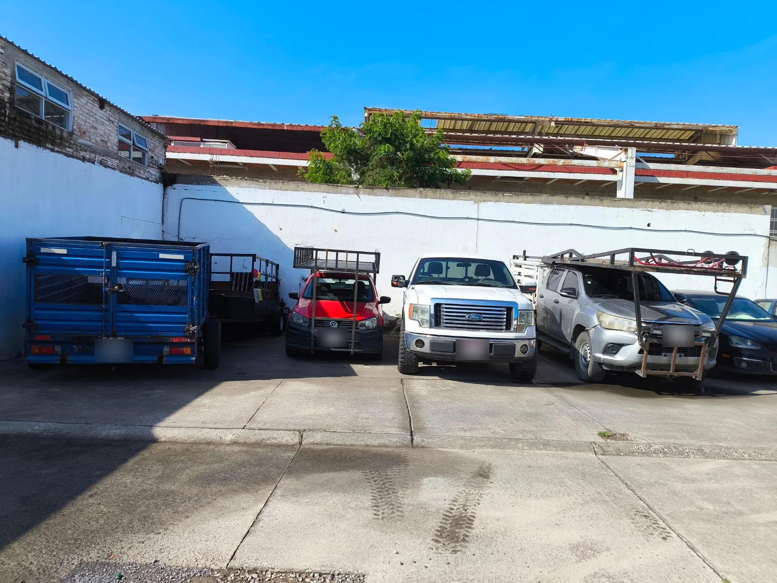 Nuestro equipo propio, listo para salir cada mañana.